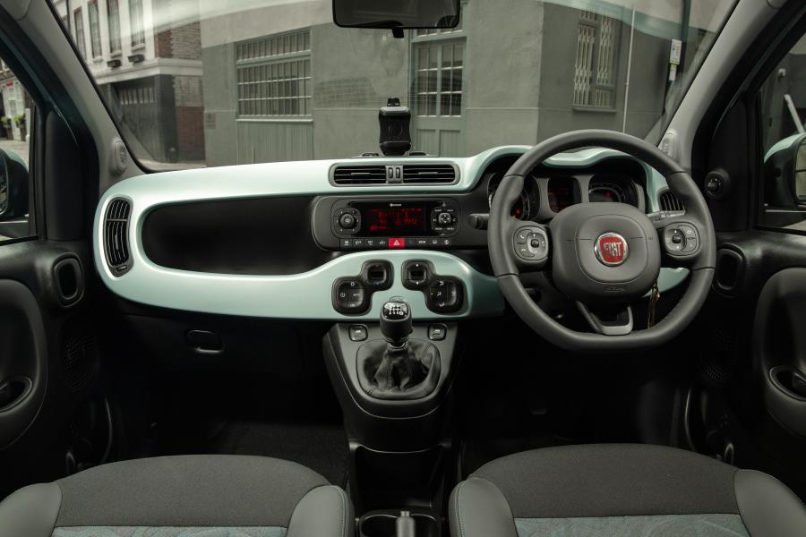 Торпедо Fiat Panda Hybrid Launch Edition (319) 2020 года  (UK) (фото 28 из 40)